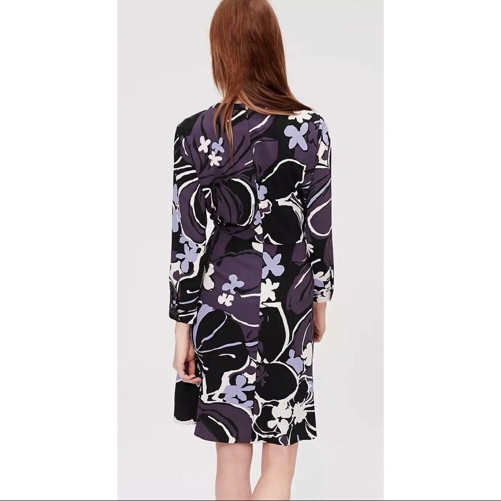 LOFT Paint Floral Flare Dress, size 0,
Poly/spandex, on-seam pockets - Picture 2 of 9
